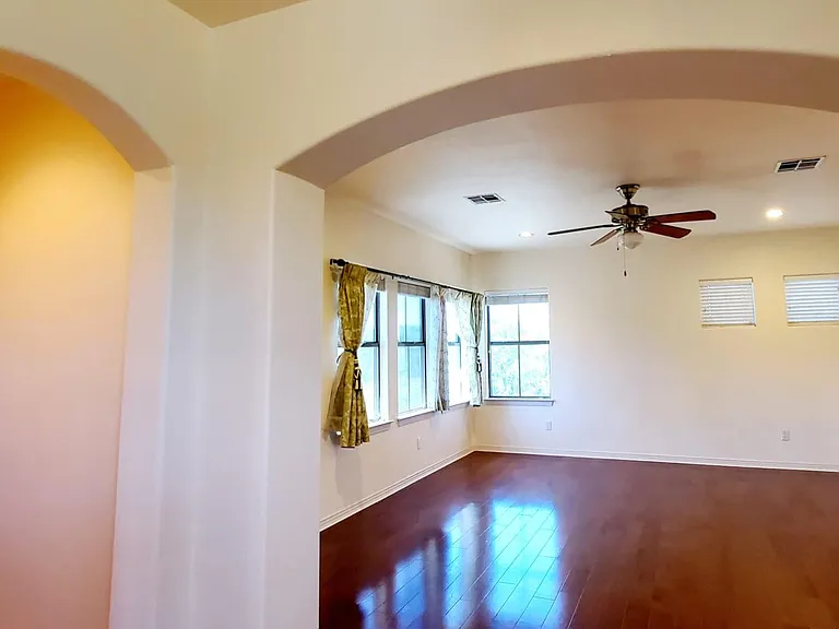 8230 Spicewood Springs Rd — Photo 21