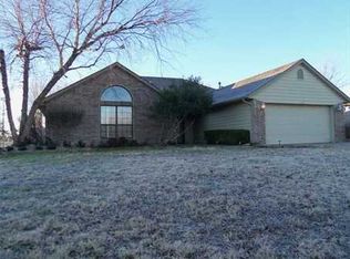 202 E Park Plaza Dr, Stroud, OK 74079