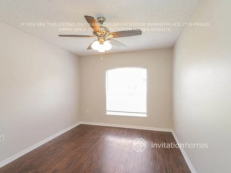17037 Holmby Ct — Photo 20