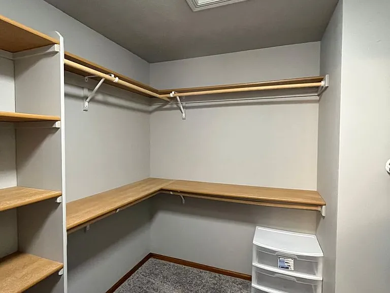 7825 Yankee Woods Dr — Photo 17