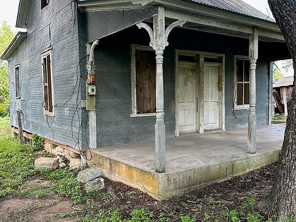 4th image of 311 E Travis St