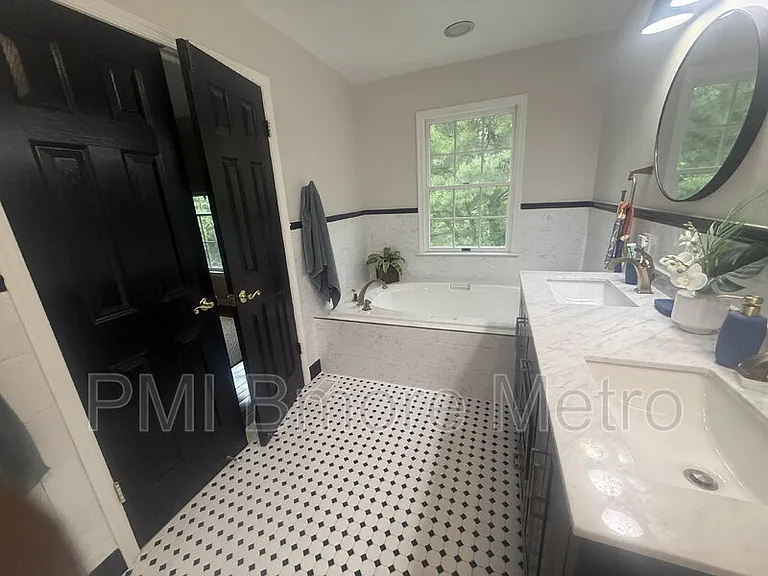906 Hidden Moss Dr — Photo 13