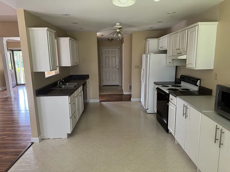 361 Reynolds Dr — Photo 25