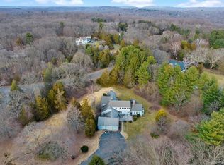 1 Cleft Rock Ln, Woodbridge, CT 06525
