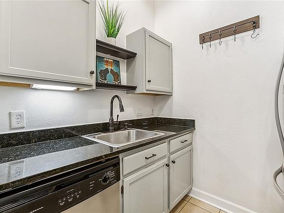 5th image of 333 Julia St APT 224
