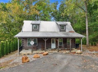527 Golf Rd, Pigeon Forge, TN 37863