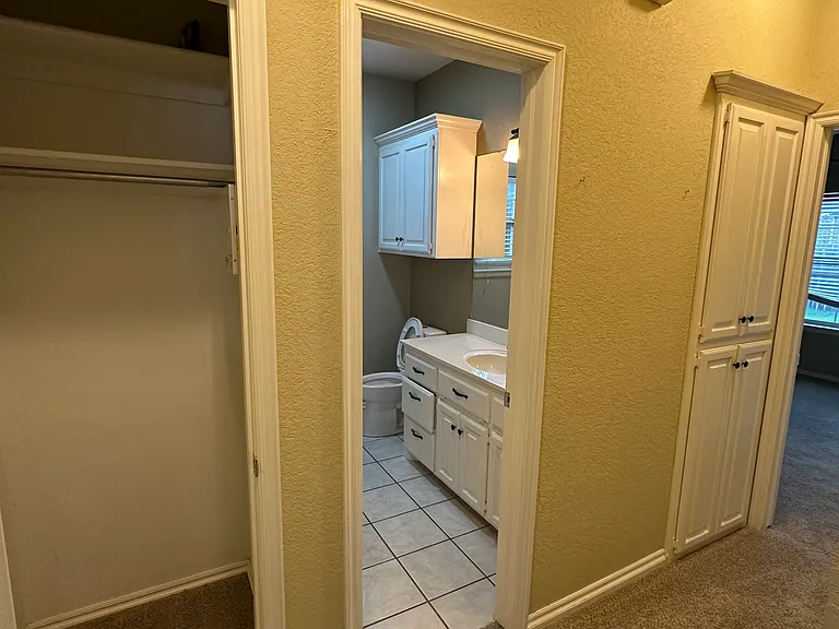 3901 Mayfair Dr — Photo 12