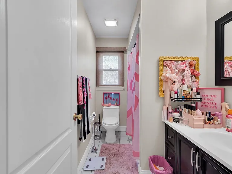1 Edinburgh Ct — Photo 20