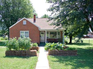 729 Powhatan St, Glasgow, VA 24555