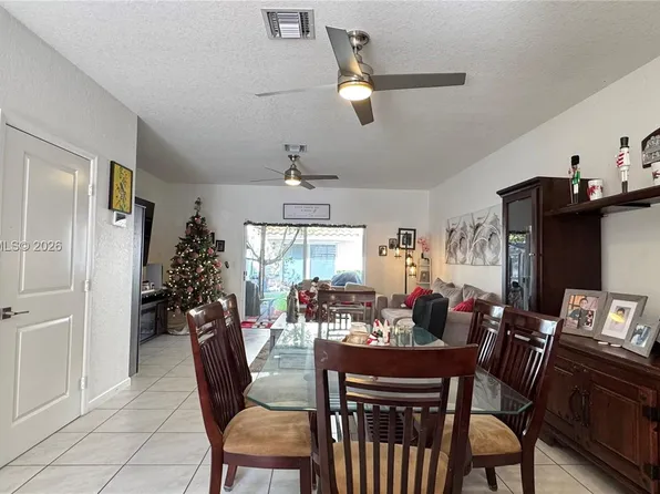 2805 NW 180th St, Miami Gardens, FL 33056