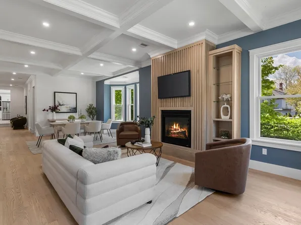 91 Hillside Ave Floor 1, Melrose, MA 02176