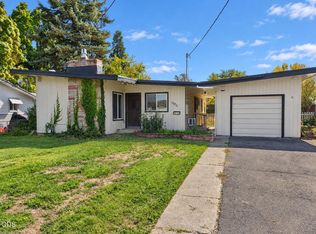 1020 Oak St, Central Pt, OR 97502