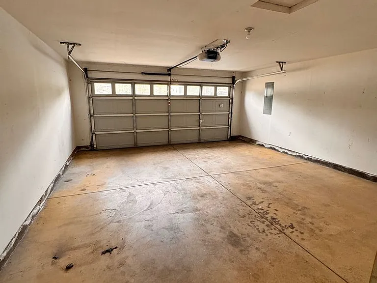 811 NE Newton Creek Dr — Photo 11