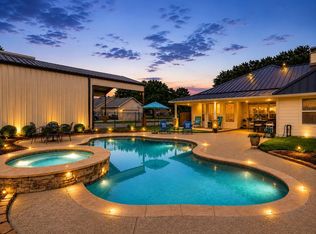 3326 River Bend Dr, Rosenberg, TX 77471