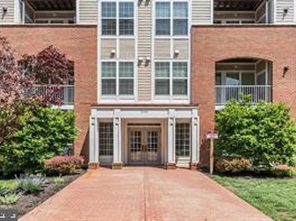2700 Bellforest Ct APT 103, Vienna, VA 22180