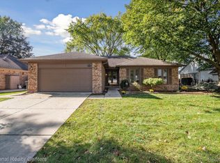 44349 Manitou Dr, Clinton Township, MI 48038