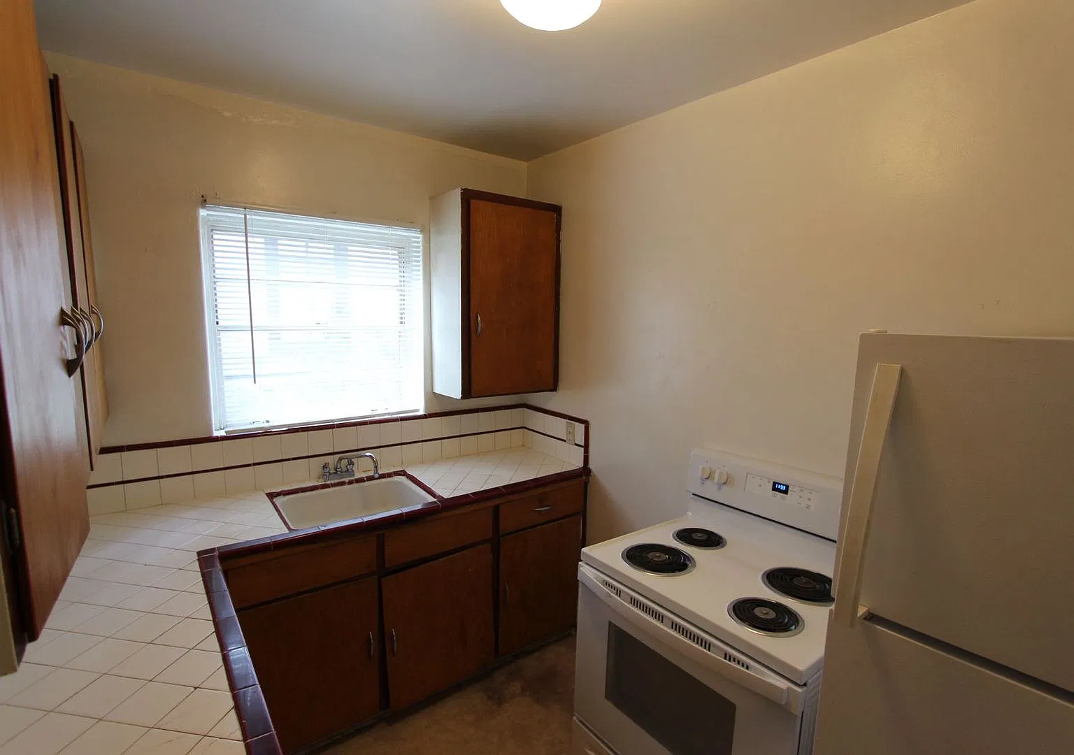 324 N San Francisco St — Photo 2