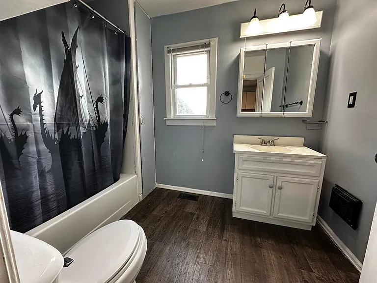 717 E Center St #B — Photo 4