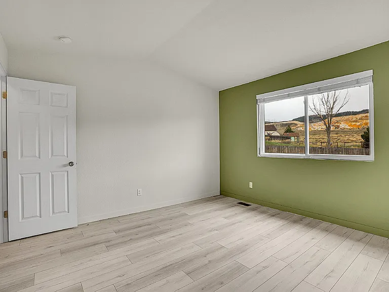 8065 Eagleview Dr — Photo 16