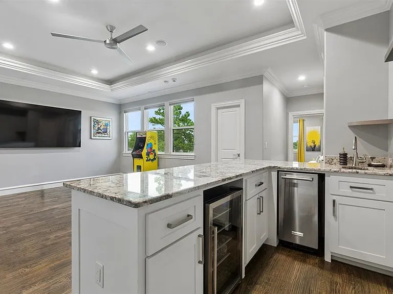 517 Pine Island Cir — Photo 30