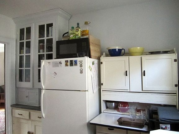 2nd image of 116 W Monroe St