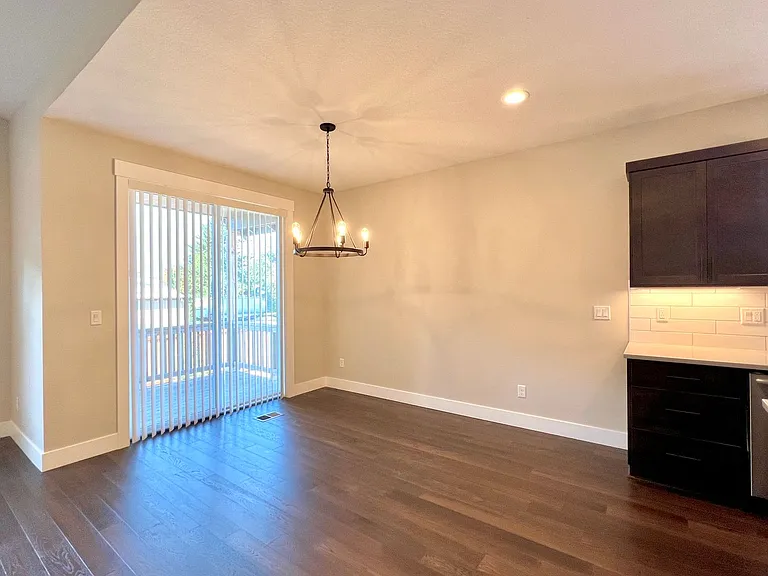 19321 Dublin Ave — Photo 9