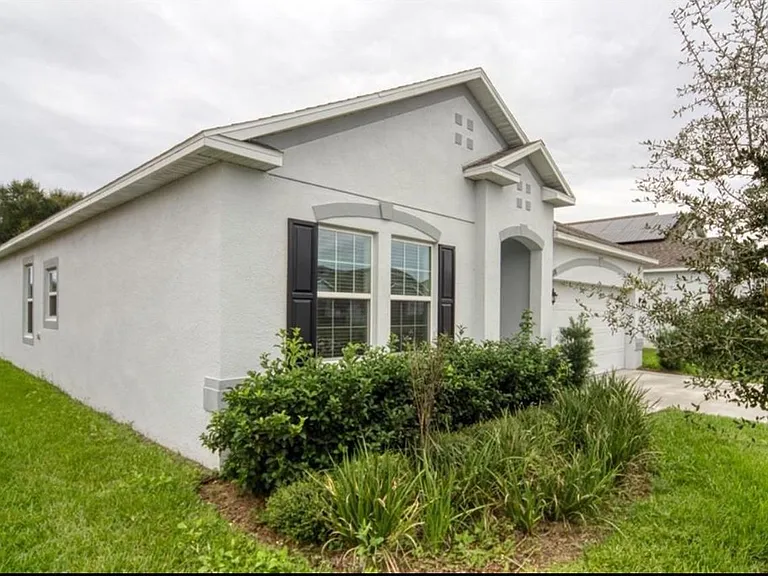 276 Milestone Dr — Photo 2