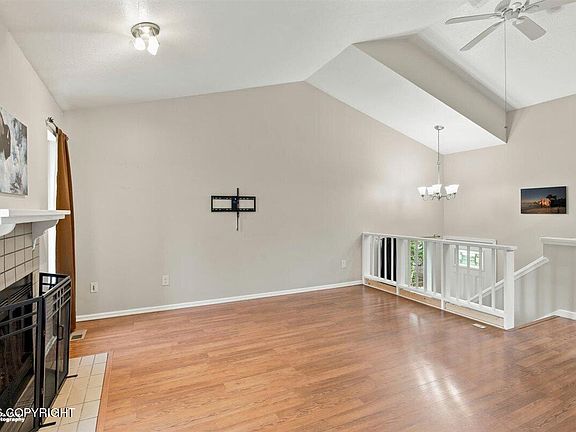 3rd image of 8924 Joy Cir