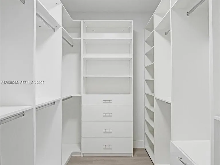 453 SW 5th Ave — Photo 34