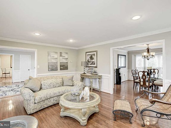 5th image of 21371 Applegrove Ct