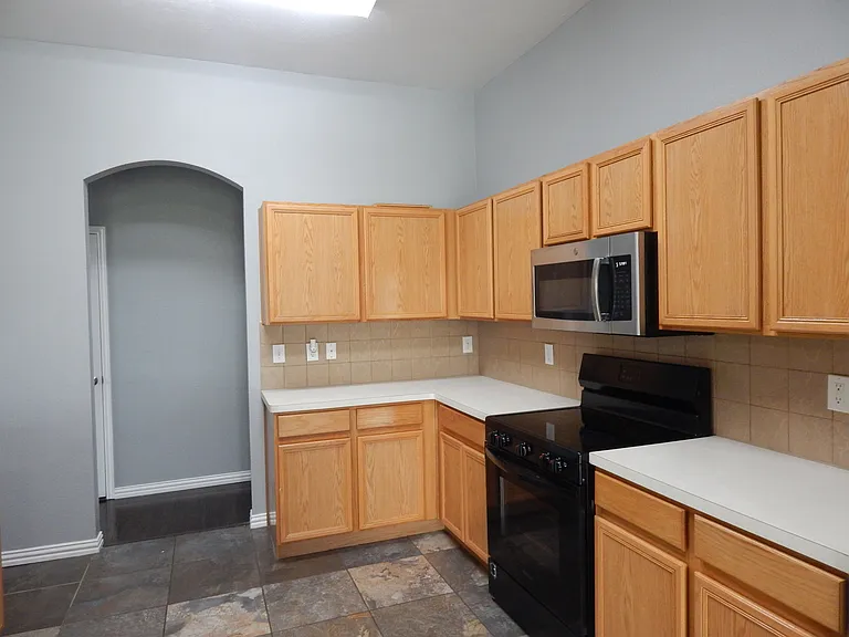 2704 Pyramid Ln — Photo 10