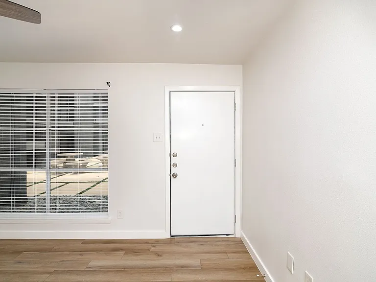 2722 Throckmorton St — Photo 17