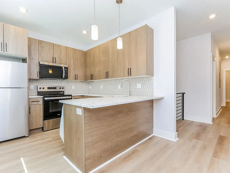820 N 40th Street — Photo 5