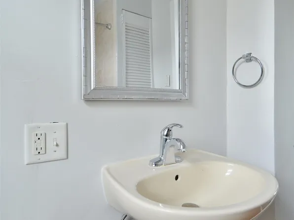 48 Humphrey Avenue image 17 of 19