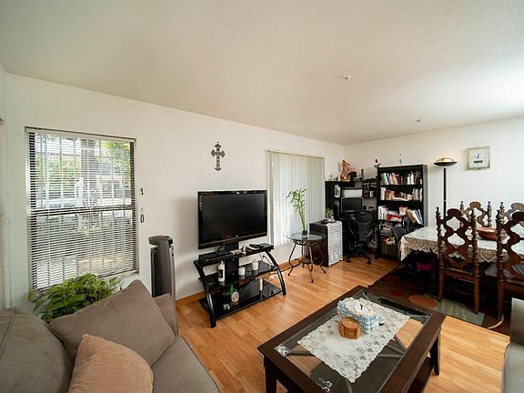 3rd image of 847 N Raymond Ave Unit 12A