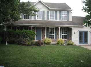 5 Rosebush Ct, Sicklerville, NJ 08081