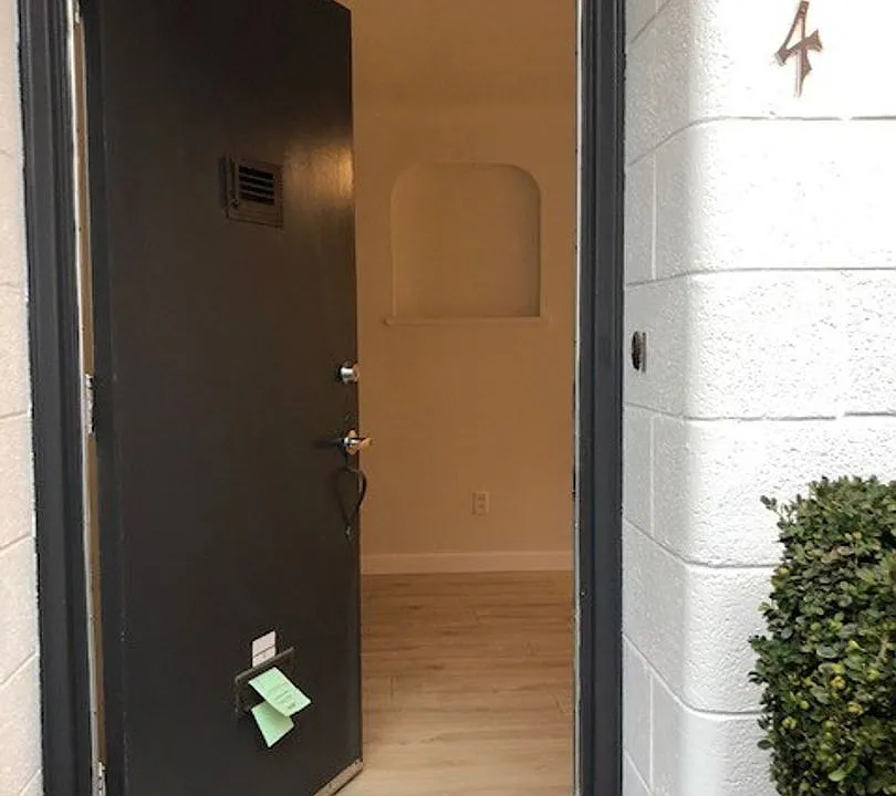 325 W 12th Ave