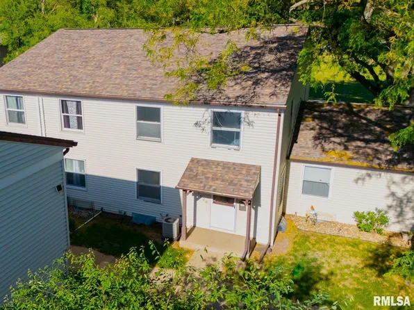 1020 Florence Ave, Pekin, IL 61554