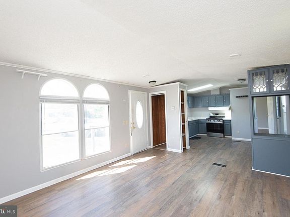 3rd image of 5936 Heritage Rd