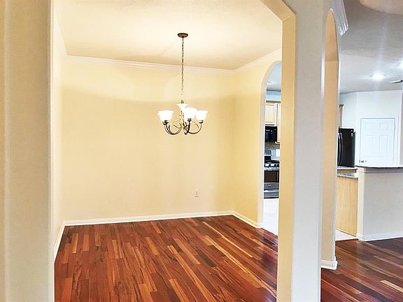5th image of 1319 Varese Dr