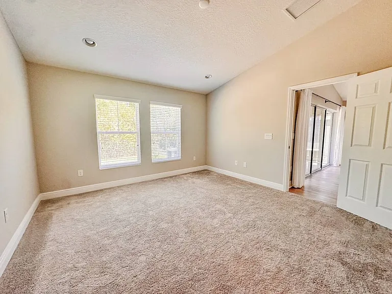 12488 Oak Hill Way — Photo 9