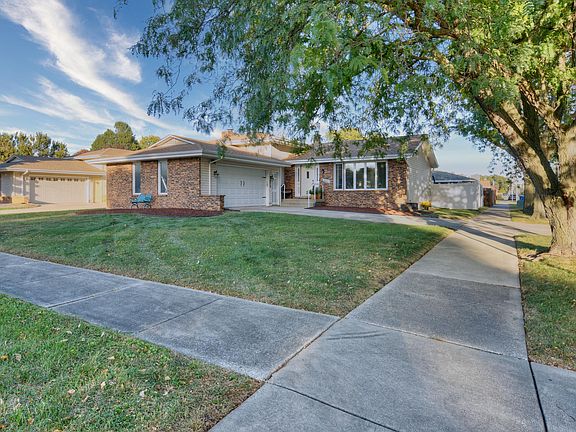 2nd image of 9347 Southmoor Ave