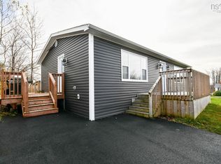 5 Sampson Dr, Lower Sackville, NS B4C 2T7