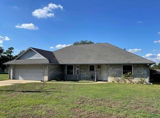 1412 Stonebriar Dr, Carthage, TX 75633