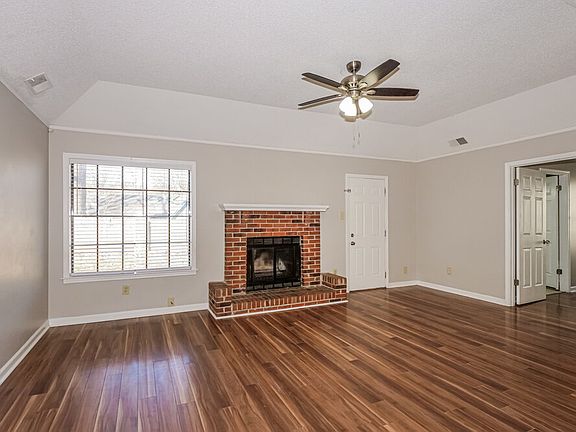 4th image of 3701 Burkehill Dr