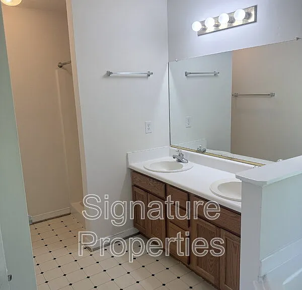 12521 Hillgate Ln — Photo 11