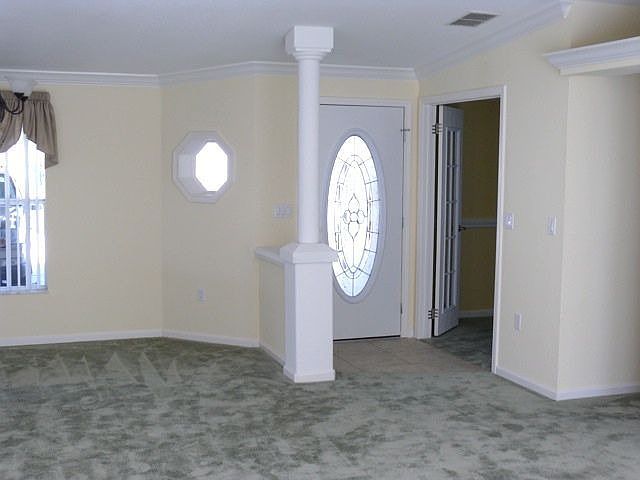 Dinning/ Entry