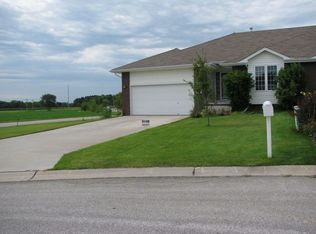 2703 Bay Cir, Plattsmouth, NE 68048
