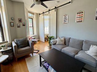 394 Riverway APT 1, Boston, MA 02115