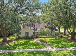 442 College Hill Dr, Baton Rouge, LA 70808